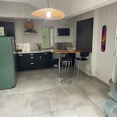 Chaleureux Climatise 아파트 라시오타